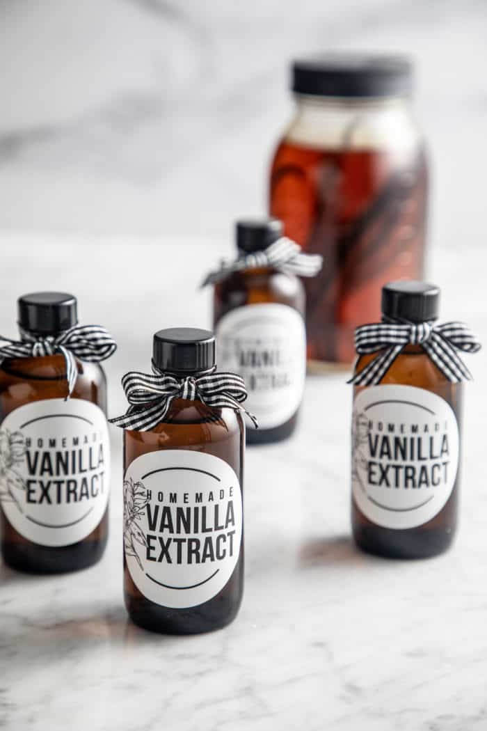 Homemade Vanilla Extract Recipe - The Live-In Kitchen