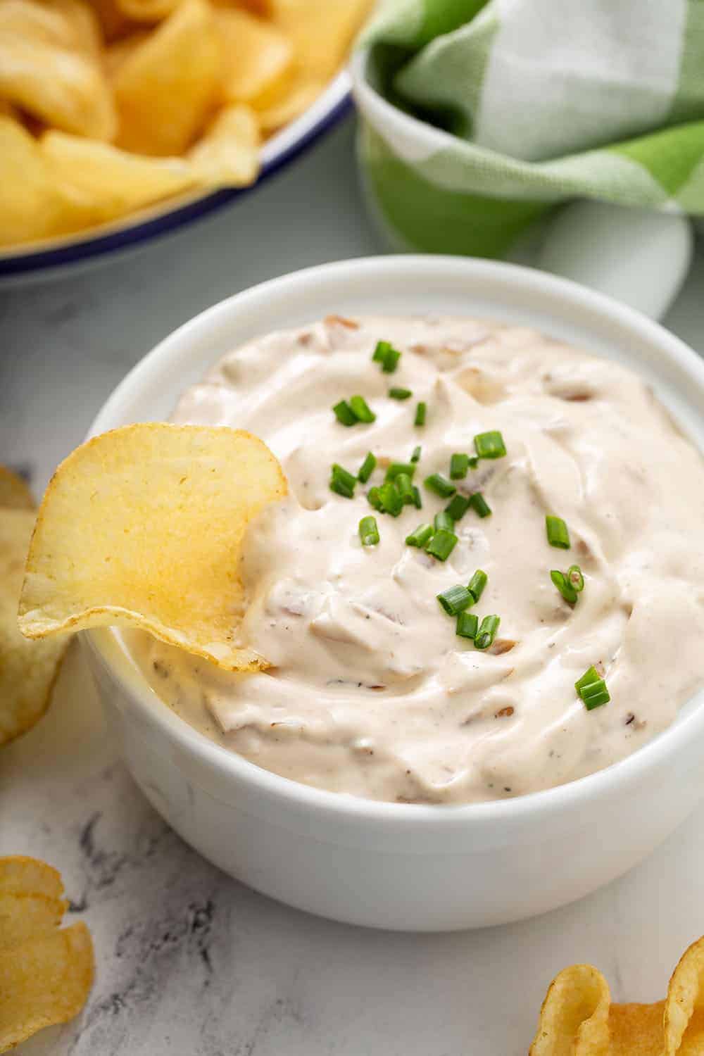 Easy Chip Dip Recipe For Potato Chips (3 Ingredients