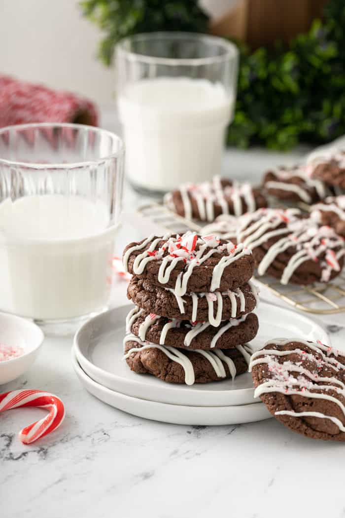 https://www.mybakingaddiction.com/wp-content/uploads/2014/12/stacked-peppermint-mocha-cookies-700x1050.jpg