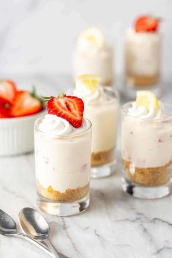 No-Bake Strawberry Lemonade Cheesecakes | My Baking Addiction