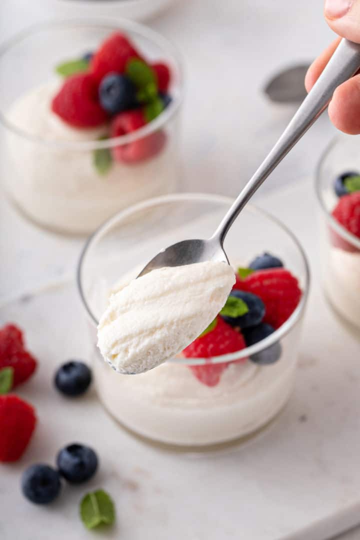 Easy White Chocolate Mousse - My Baking Addiction