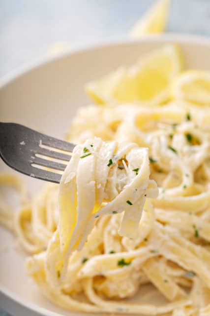 Easy Fettuccine Alfredo - My Baking Addiction