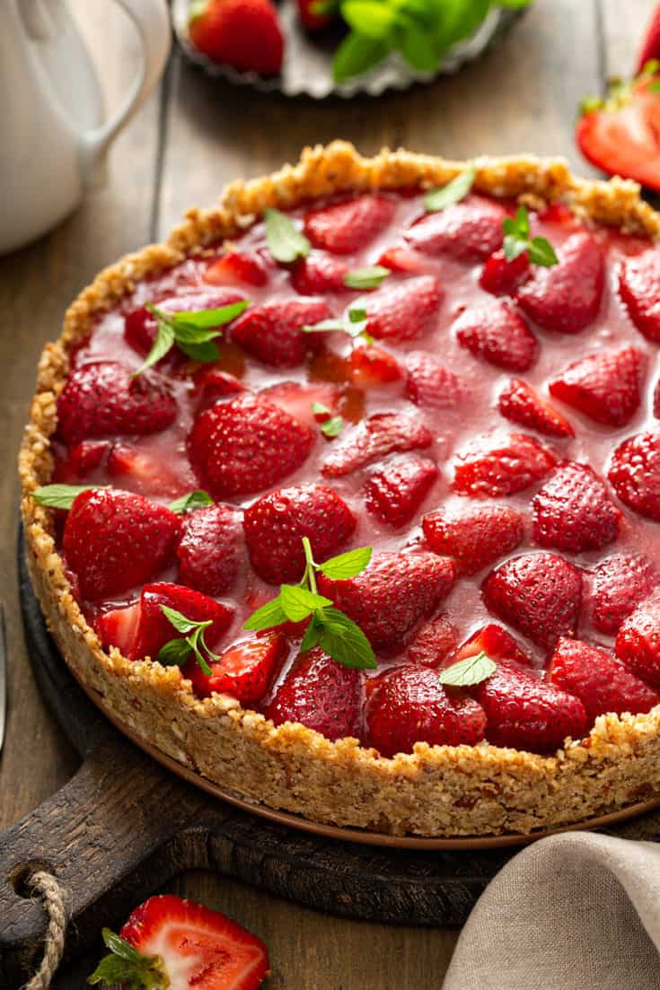 Fresh Strawberry Pie (No Jello!) - My Baking Addiction