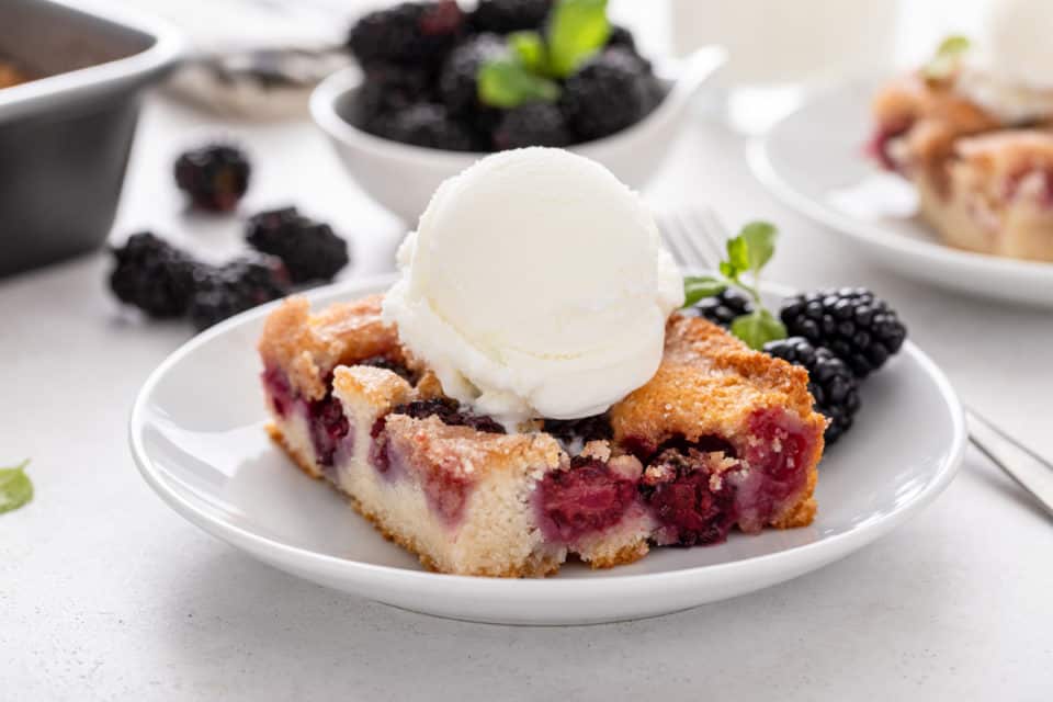 Easy Blackberry Cobbler - My Baking Addiction