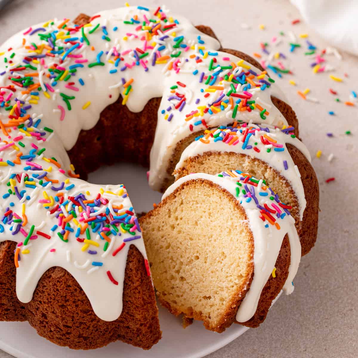 The Best Mini Bundt Cake Pans for 2023